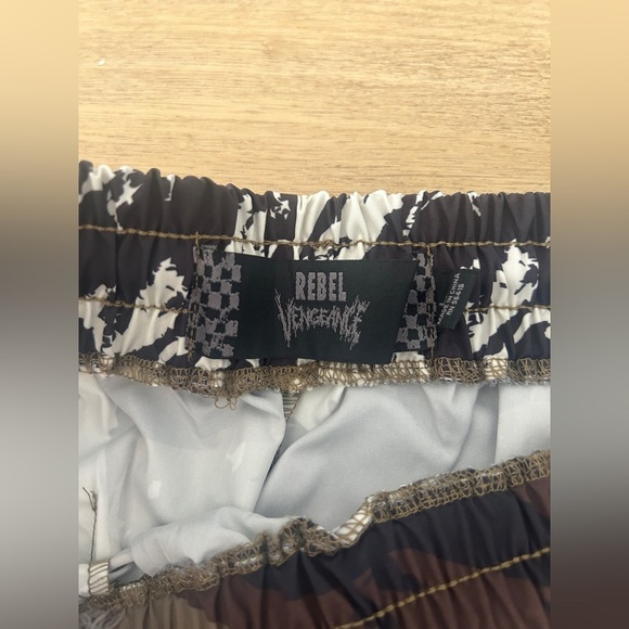 Rebel Vengeance Loose Fit Wind Pants Skull Camo – Rare, NWT (Sizes S, M, L) - Picture 7 of 12